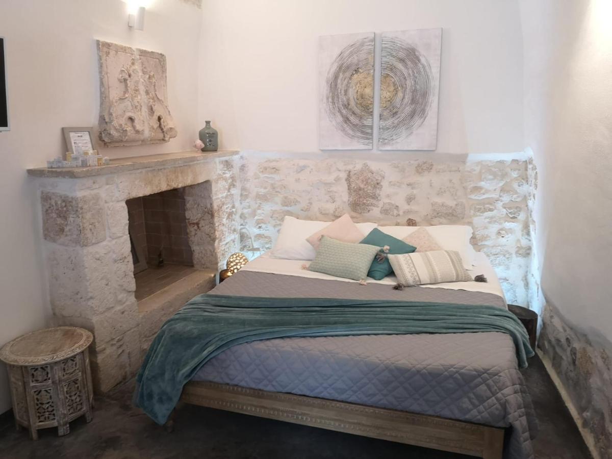 White Luxury Suite Ostuni By Gonewlocation Bagian luar foto