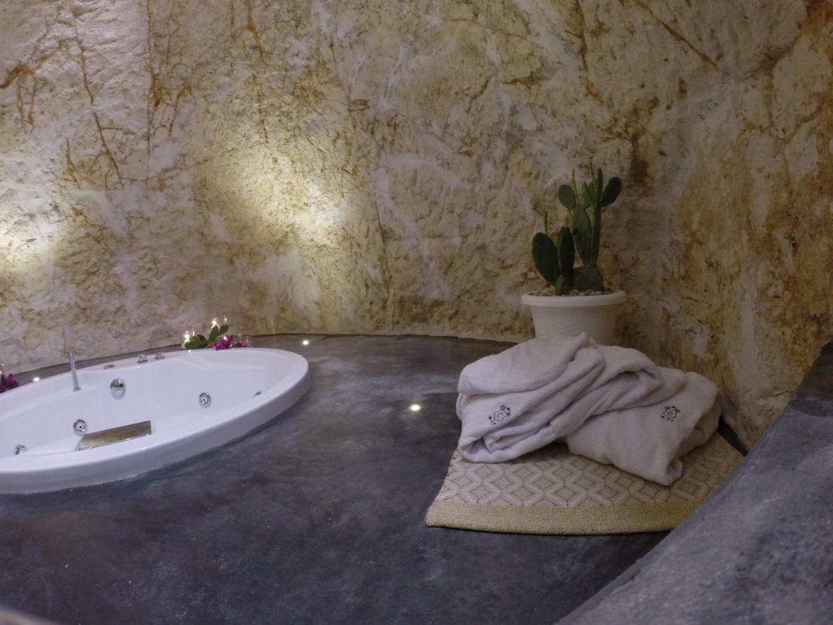 White Luxury Suite Ostuni By Gonewlocation Bagian luar foto