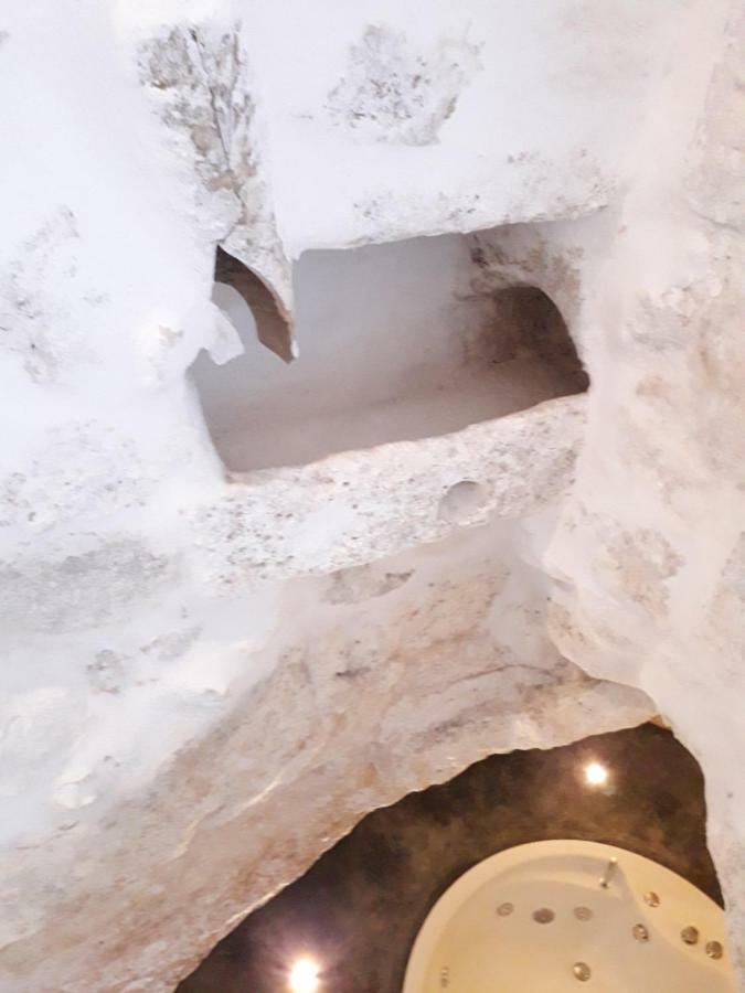 White Luxury Suite Ostuni By Gonewlocation Bagian luar foto